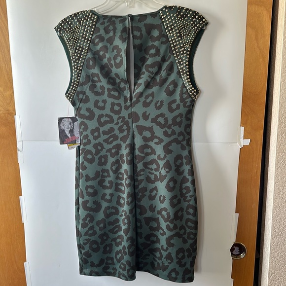 NWT Marilyn Monroe Mash green cheetah stud shoulder dress Size M - Picture 2 of 15